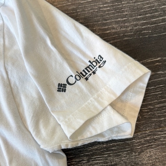 Columbia Yellow and White Fish T-Shirt Vibrant Design - Picture 3 of 6